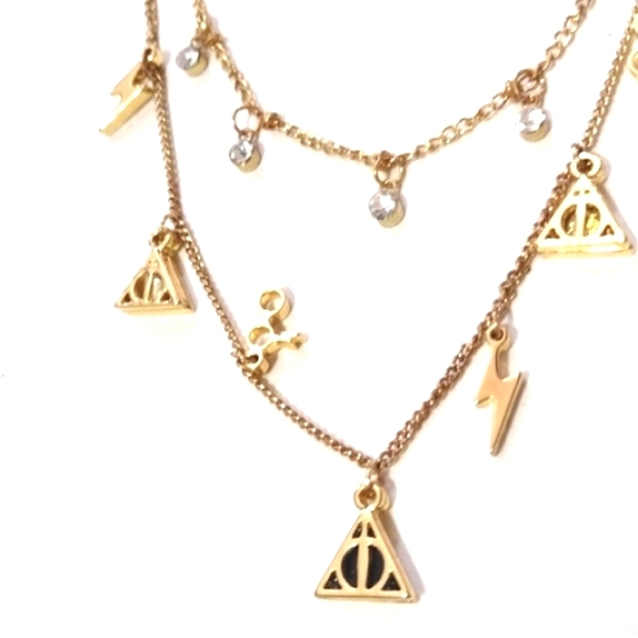 TM & WBEI HARRY POTTER COLLECTION 2018 GOLD-PLATED WARNER BROS. CHOKER NECKLACE - Picture 7 of 9